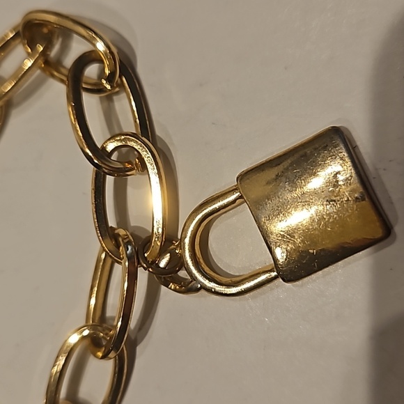 Goldtone Open Link and Lock 8" Bracelet w/ 3 1/2"Ext. - Picture 6 of 6